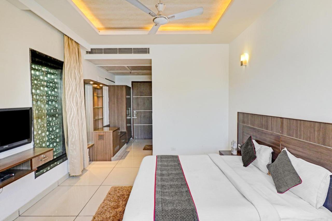 Oyo Townhouse 484 Sanskriti Hotel Delhi  Exterior foto