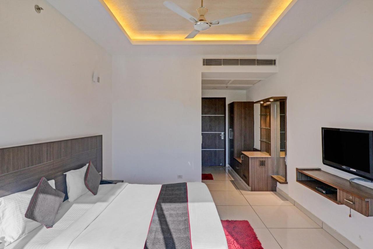 Oyo Townhouse 484 Sanskriti Hotel Delhi  Exterior foto