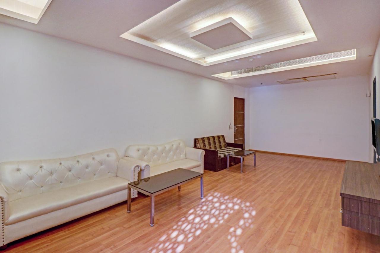 Oyo Townhouse 484 Sanskriti Hotel Delhi  Exterior foto