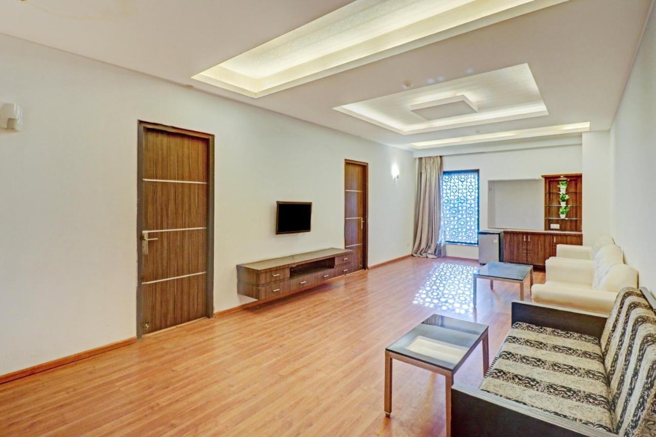 Oyo Townhouse 484 Sanskriti Hotel Delhi  Exterior foto