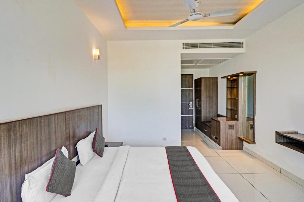 Oyo Townhouse 484 Sanskriti Hotel Delhi  Exterior foto