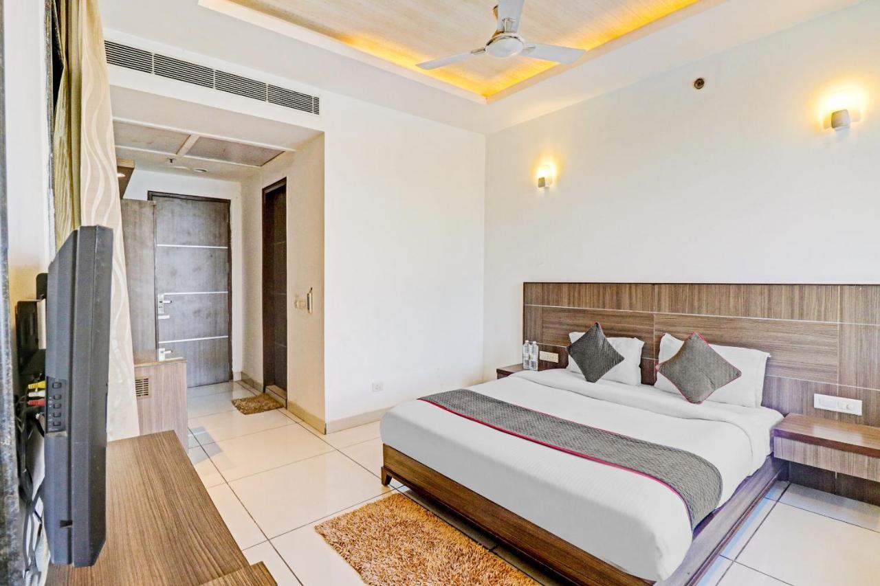 Oyo Townhouse 484 Sanskriti Hotel Delhi  Exterior foto